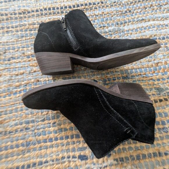 Lucky Brand Black Suede Ankle Booties Side Zip Almond Toe Size 8.5 Leather Grung - Picture 5 of 9